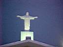 Cristo no topo da igreja da cidade