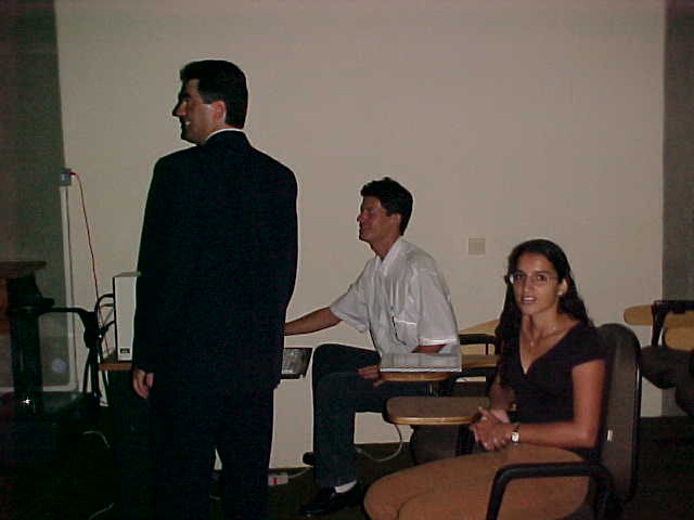 Cl�udio Ricardo da Silva preparando sua apresenta��o